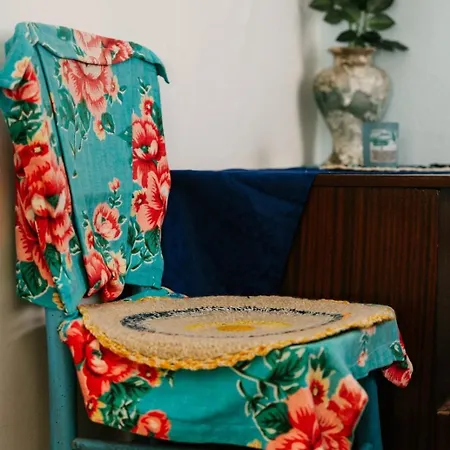 марго Nyaraló *