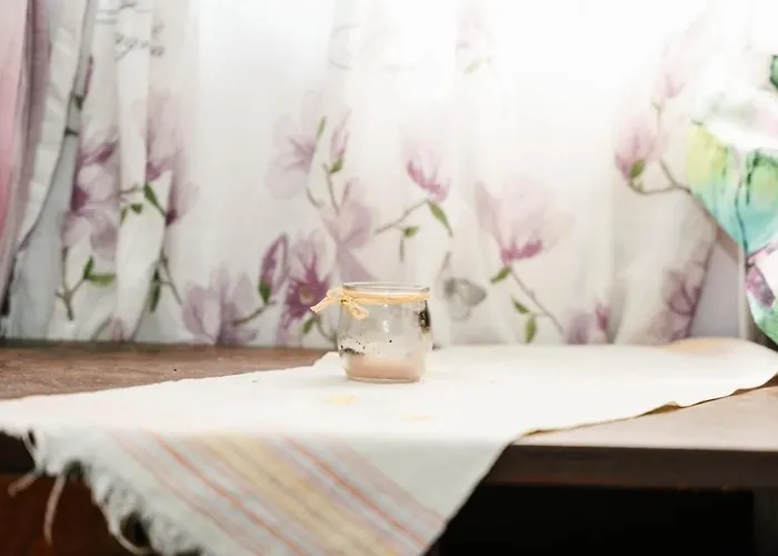 марго Nyaraló *